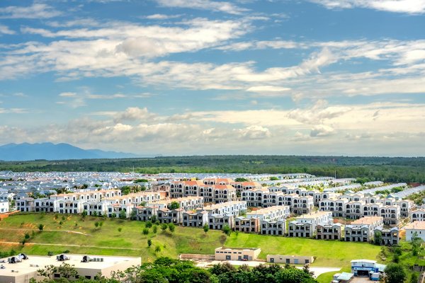 How do you determine the right time of year to move house?